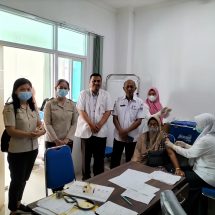 Kantor Kesehatan Pelabuhan Bitung Dampingi Vaksinasi Calon Jemaah Haji Kabupaten Bolaang Mongondow Timur